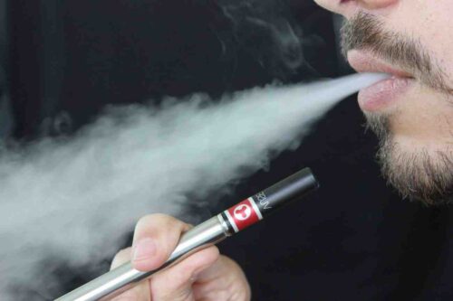 Is the smoke of the electronic cigarette harmful?